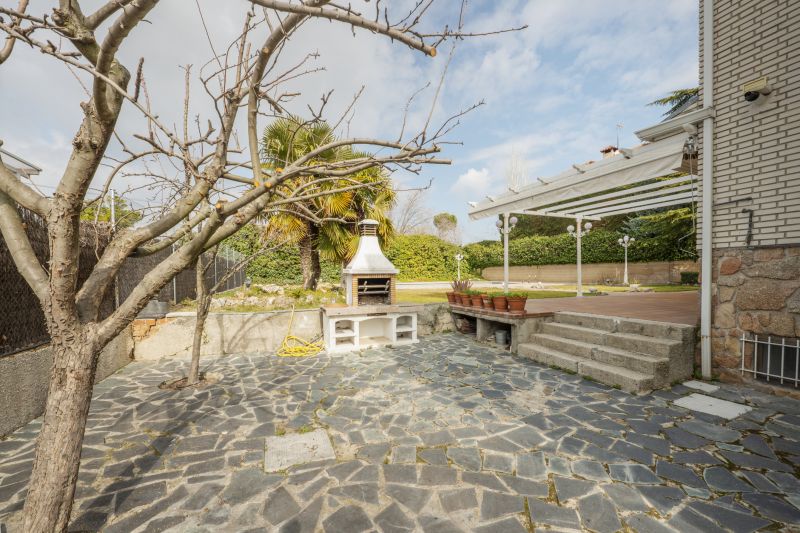 Slate Patio Installation